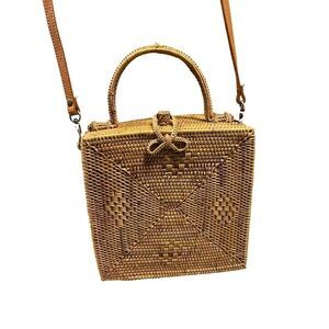 CROSSBODY BASKET PURSE
